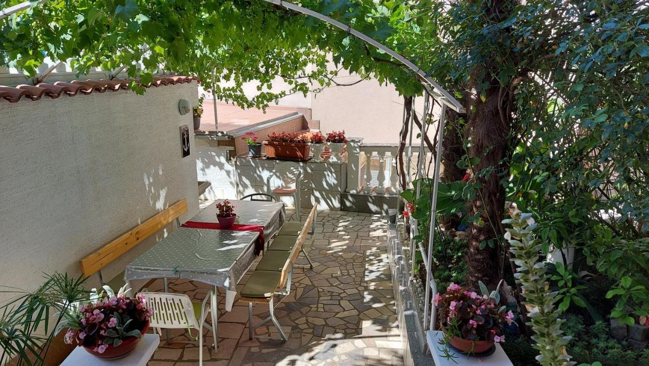 Apartments Ema Crikvenica Exterior photo