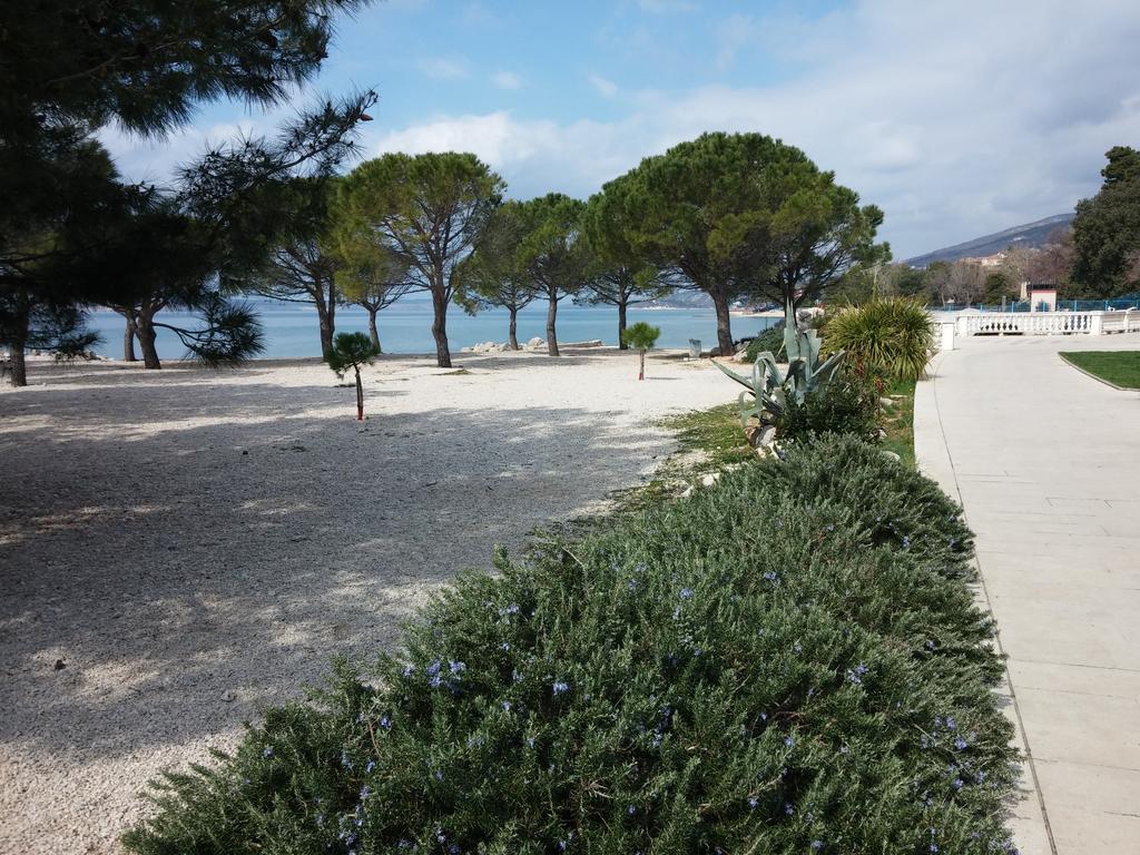 Apartments Ema Crikvenica Exterior photo